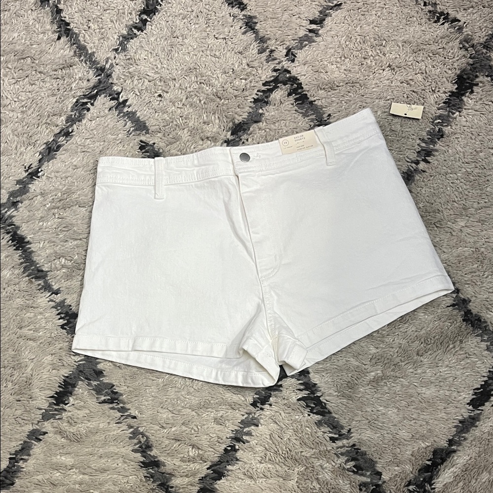NWT Universal Thread White Sailor Shorts (Sz 14)